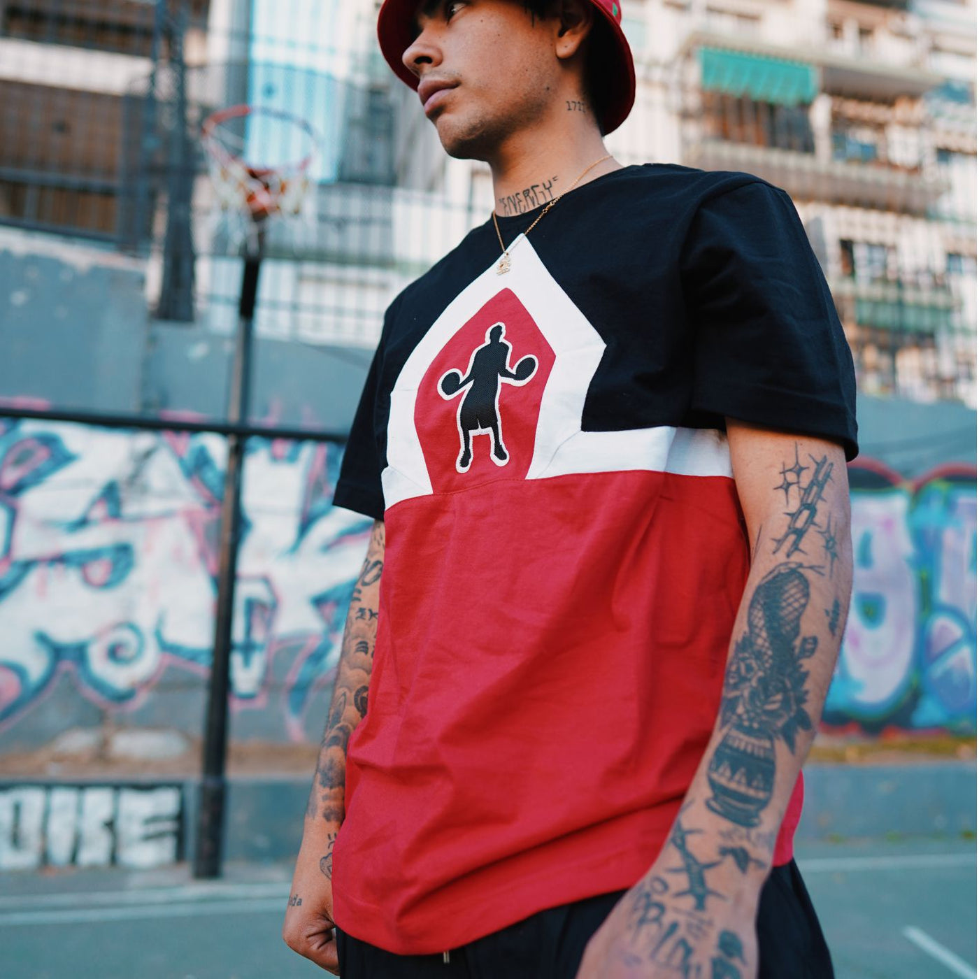 REMERA BALLER BRAND SHARP